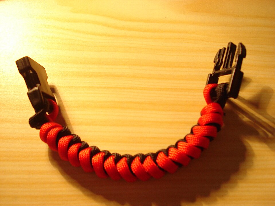 Paracord Survival Bracelet